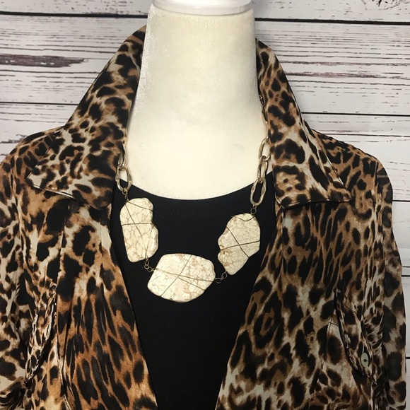 Event leopard wrap top - Picture 8 of 8
